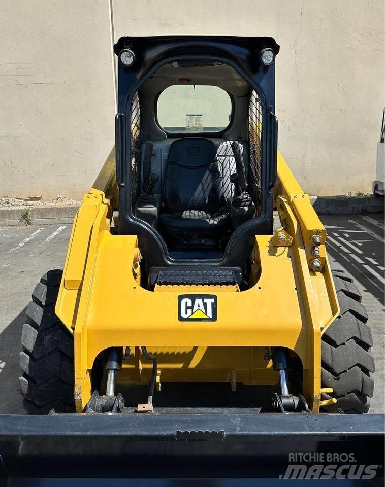 CAT 246 D Liukuohjatut kuormaajat