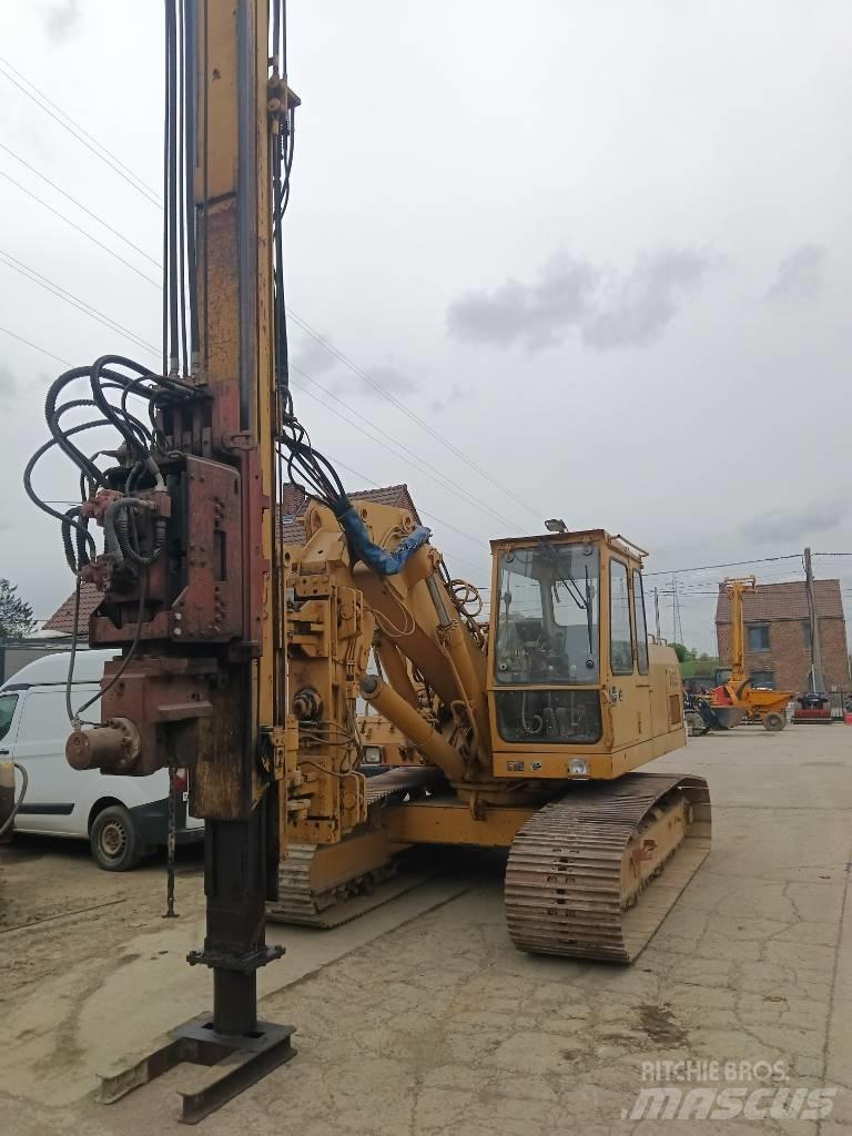 Liebherr R 922 L Telakaivukoneet