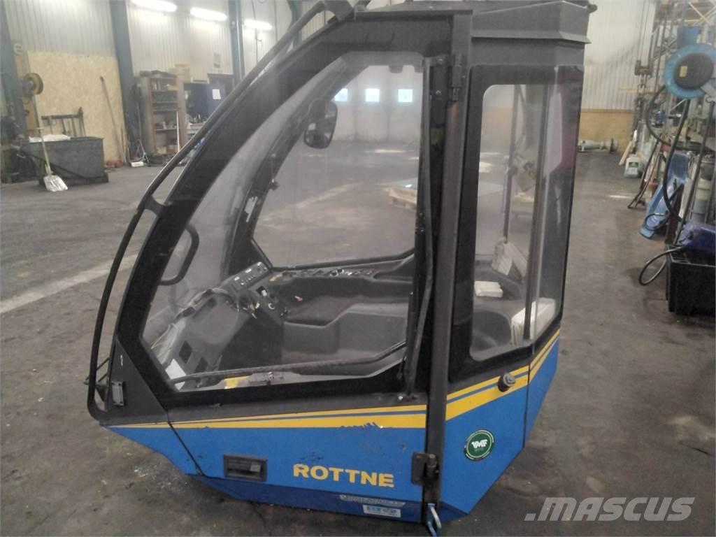 Rottne H20 Ohjaamo ja sisusta