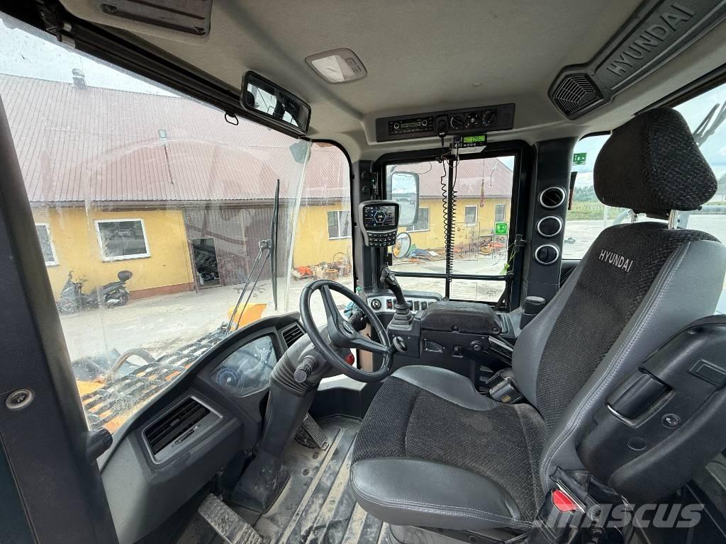 Hyundai HL 960 Pyöräkuormaajat