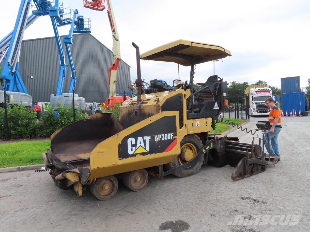 CAT AP 300 Asfalttikoneet