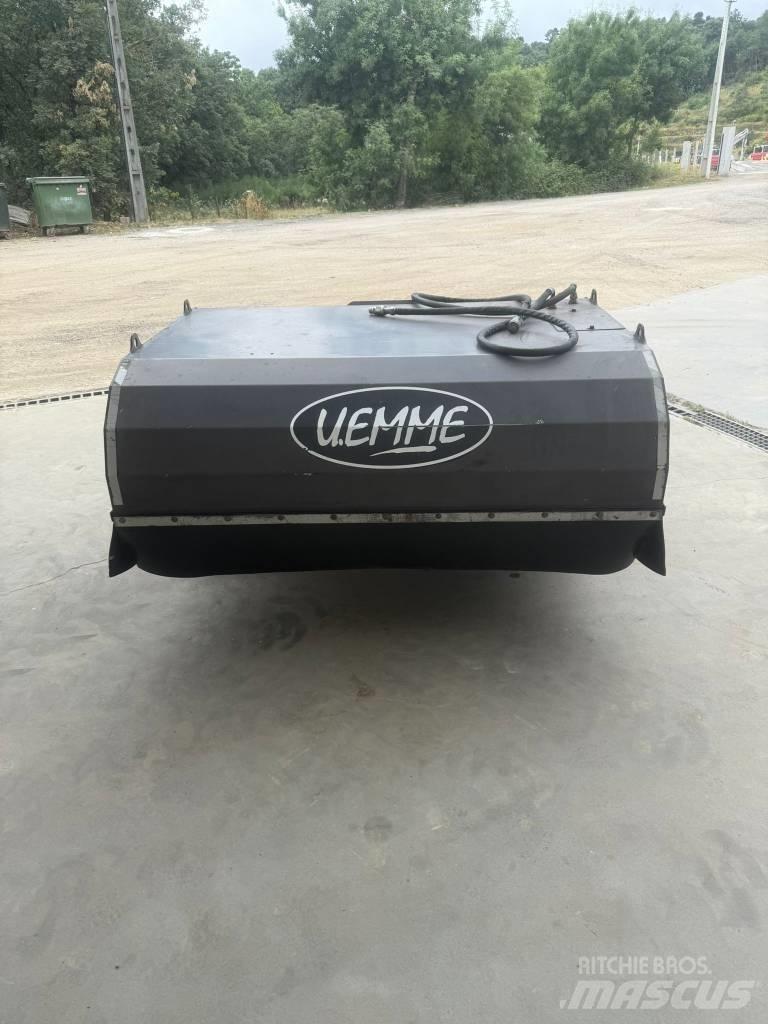  UEMME Manta 1550 HD Lakaisukoneet