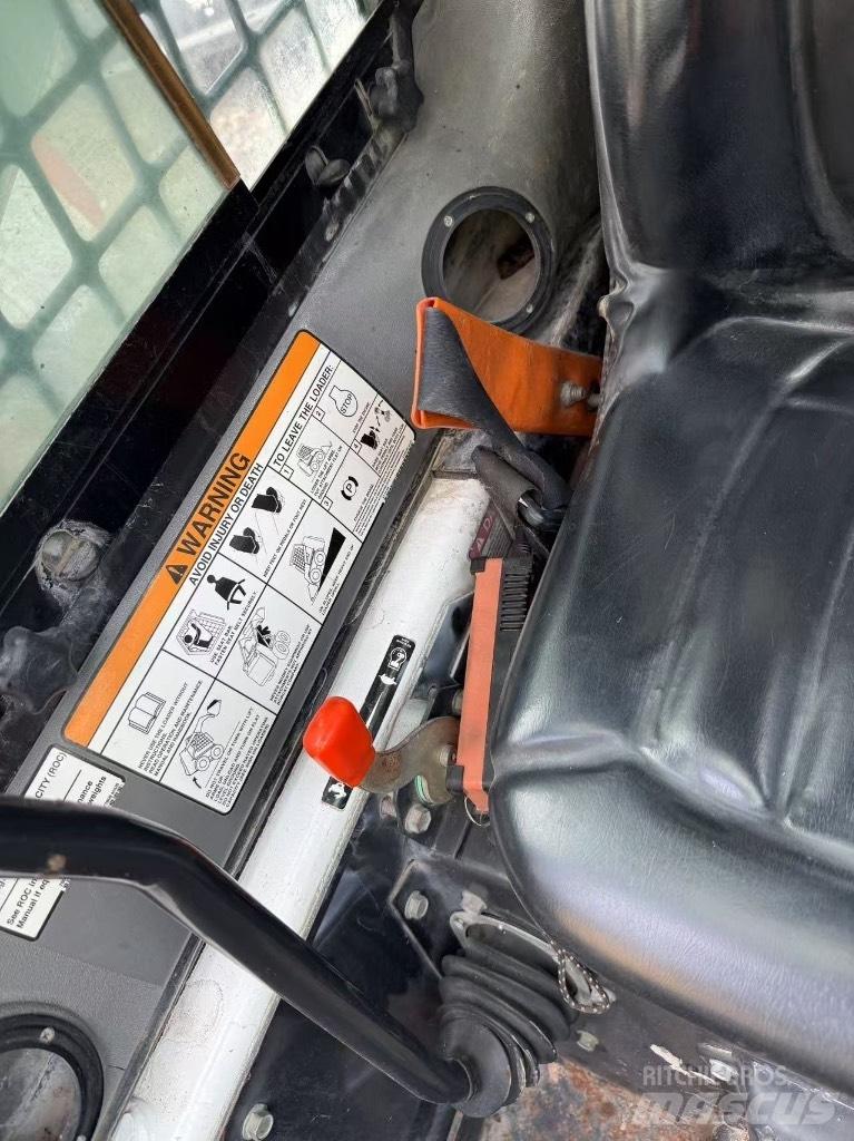 Bobcat S 300 Liukuohjatut kuormaajat