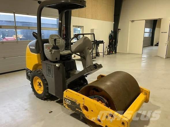 Volvo SD 25 Yksivalssijyrät