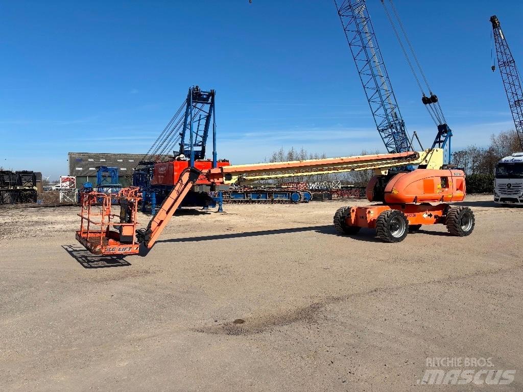 JLG 860 SJ Teleskooppipuominostimet