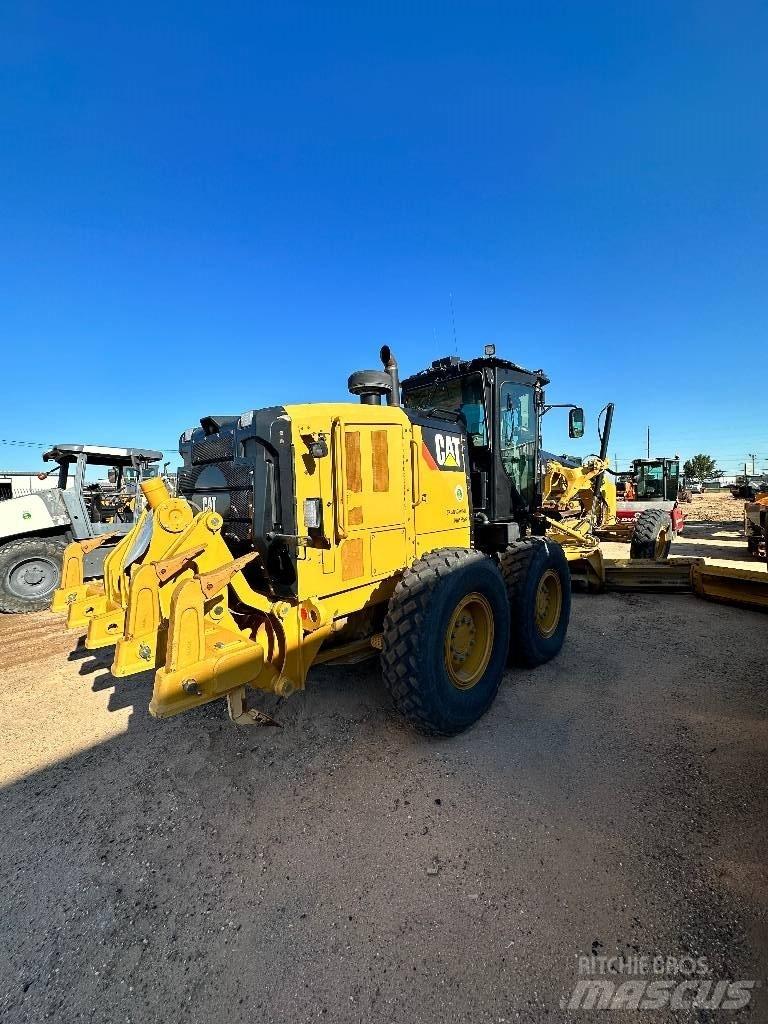 CAT 12 M 2 Tiehöylät