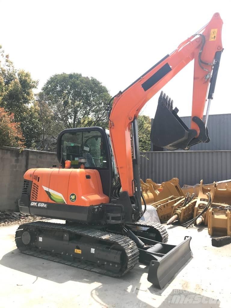 Doosan DX 60 Minikaivukoneet < 7t