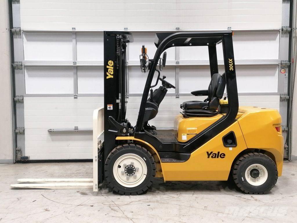 Yale GDP30UX Dieseltrukit