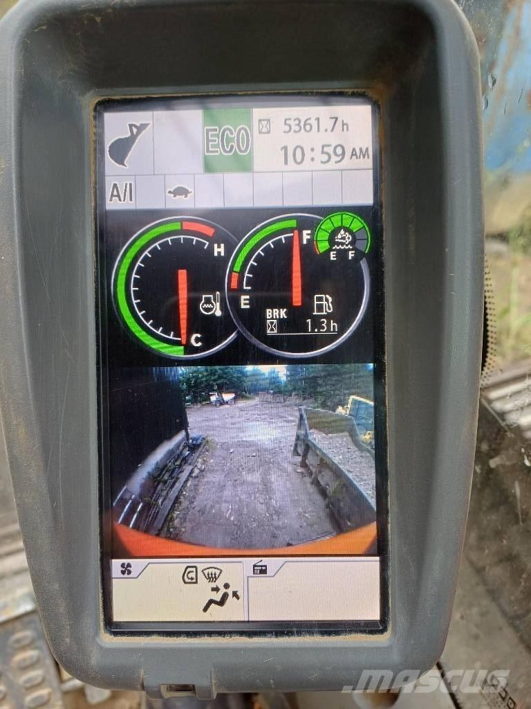 Hitachi ZX 135 US-6 Telakaivukoneet