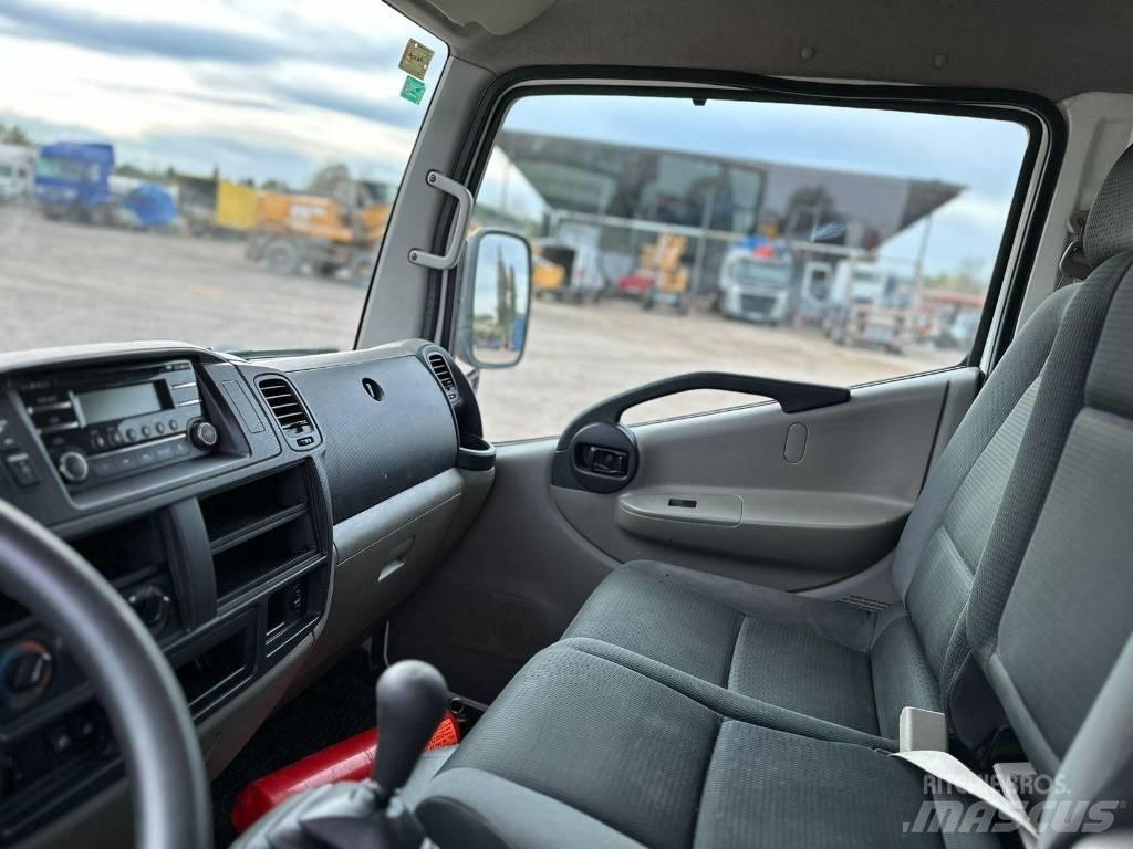 Nissan NT 400 Nosturiautot
