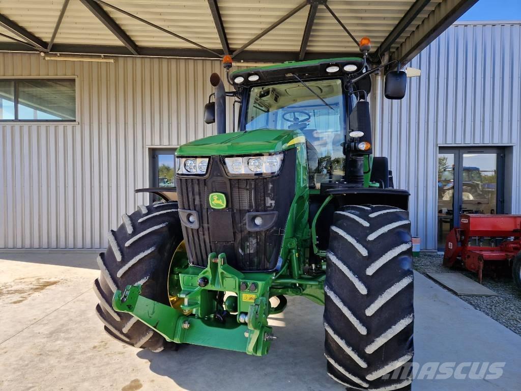 John Deere 7230 R Traktorit