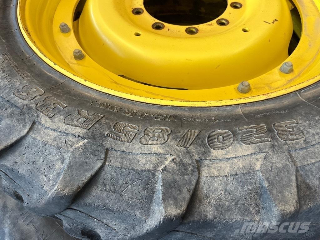John Deere 6190 R Renkaat ja vanteet