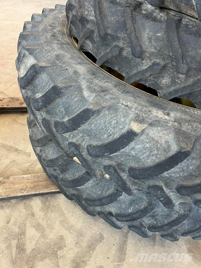 John Deere 6190 R Renkaat ja vanteet