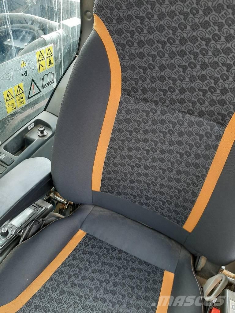 CASE CX 300 D Muut materiaalinkäsittelykoneet