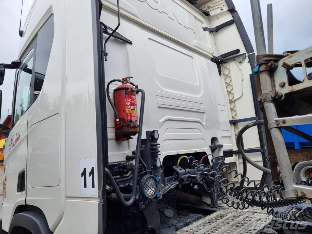 Scania R 450 Vetopöytäautot