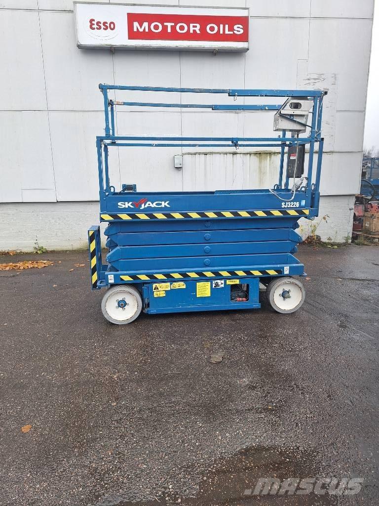SkyJack SJ 3226 Saksilavat