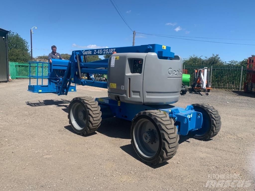 Genie Z 45/25 J RT Kuukulkijat