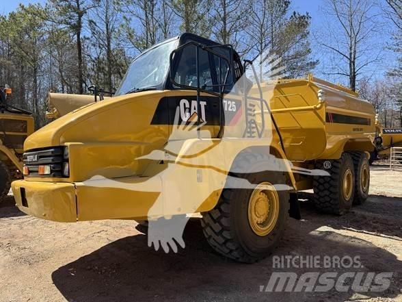 CAT 725 Vesisäiliöautot