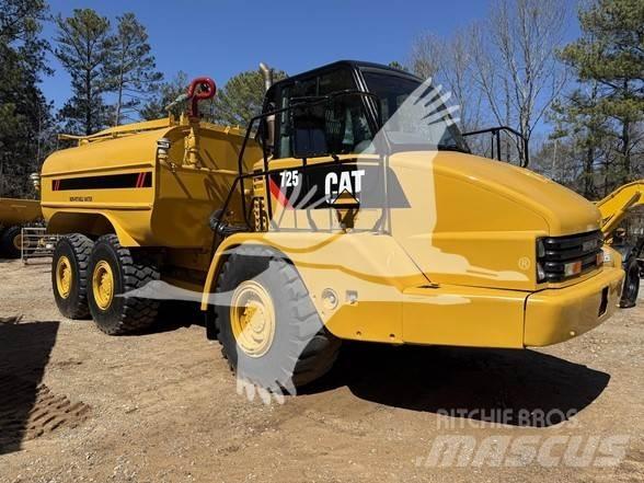 CAT 725 Vesisäiliöautot