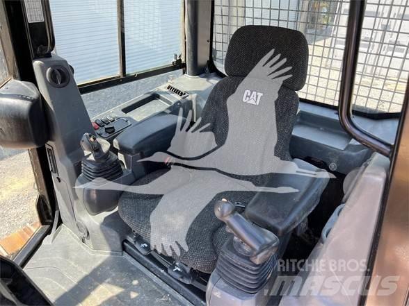 CAT D5K2 LGP Telaketjupuskutraktorit