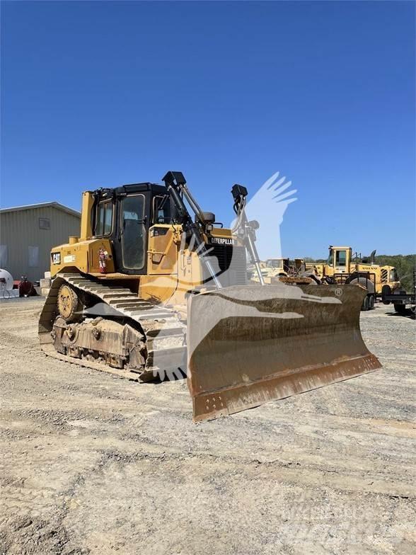 CAT D6T XL Telaketjupuskutraktorit