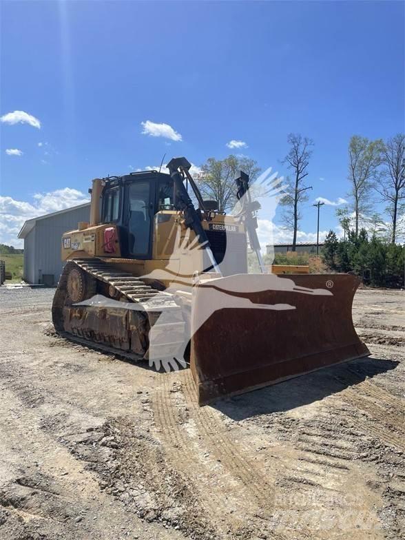 CAT D6T XL Telaketjupuskutraktorit