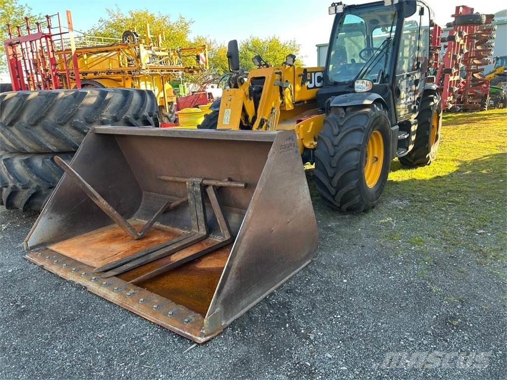 JCB 541-70 AGRIPRO Teleskooppipuominostimet