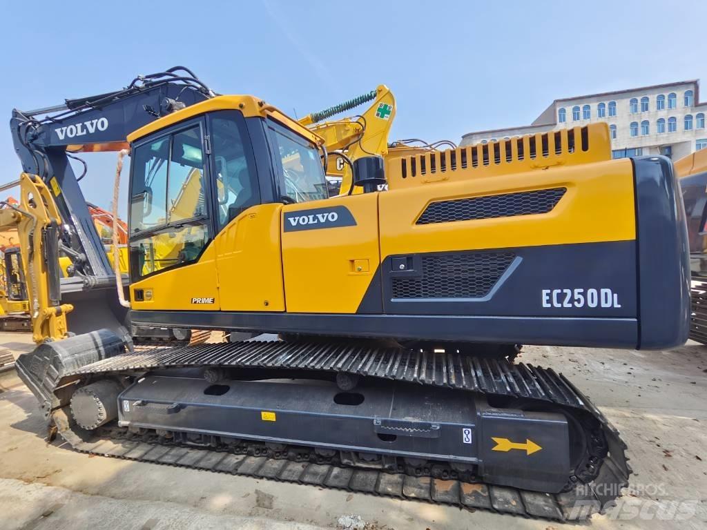 Volvo EC 250 D L Telakaivukoneet