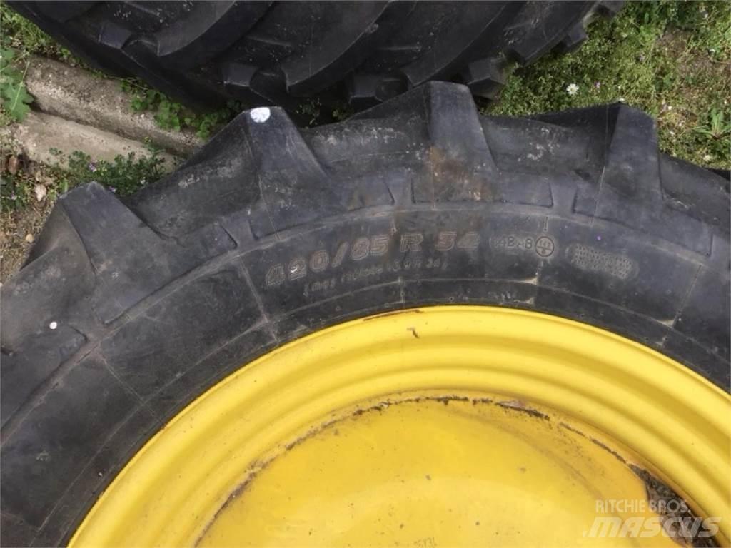 Michelin 420/85R34 Renkaat ja vanteet