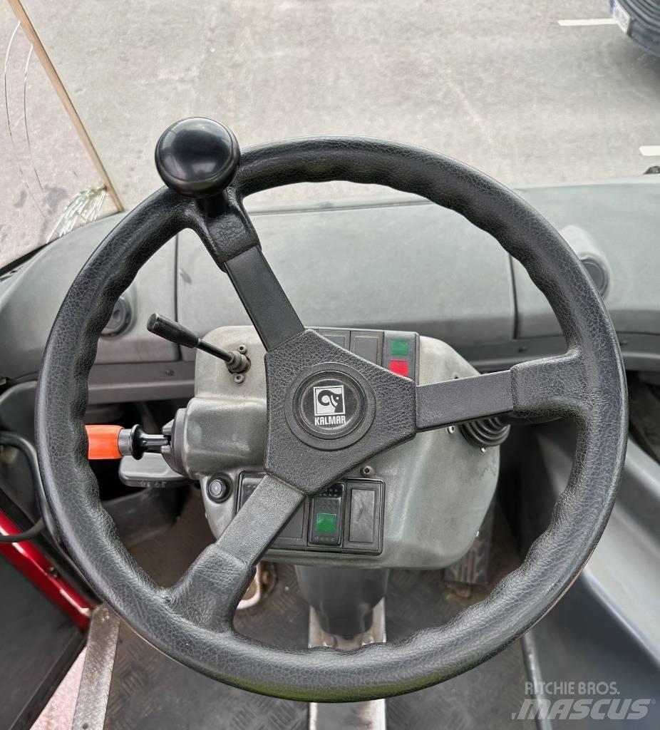 Kalmar TR 618 i Terminaalitraktorit