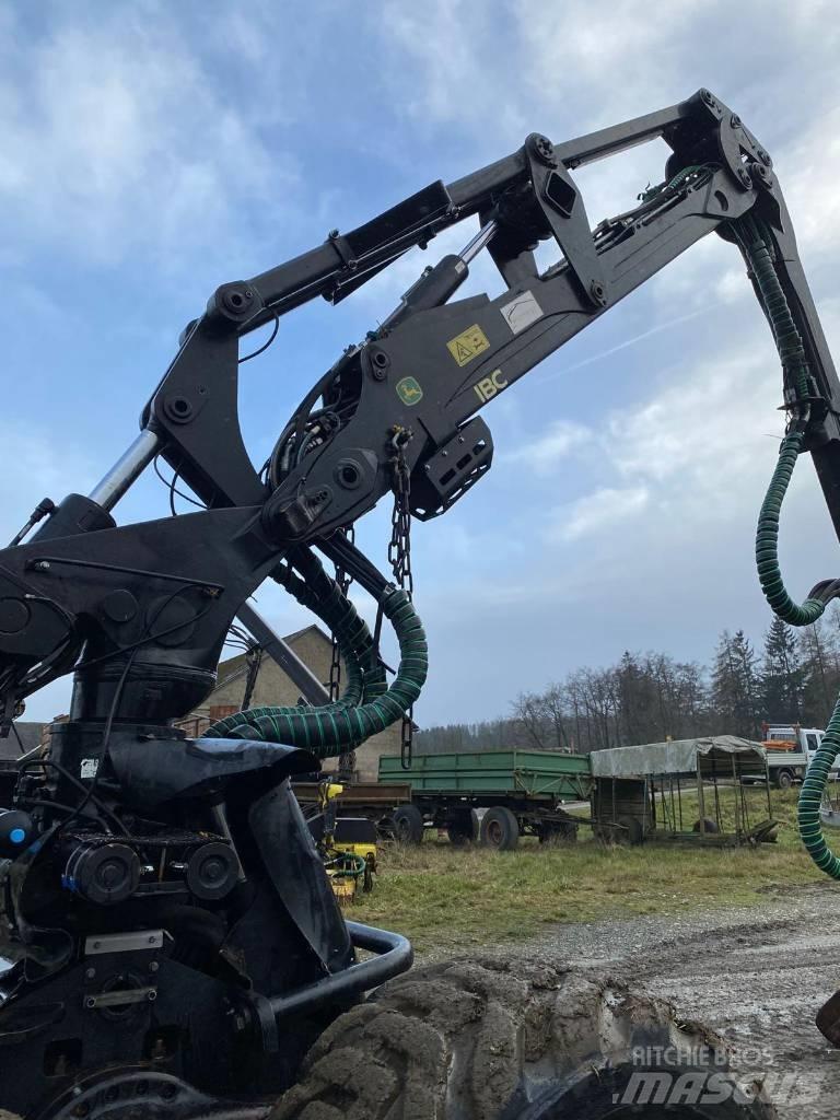 John Deere 1270 G Harvesterit