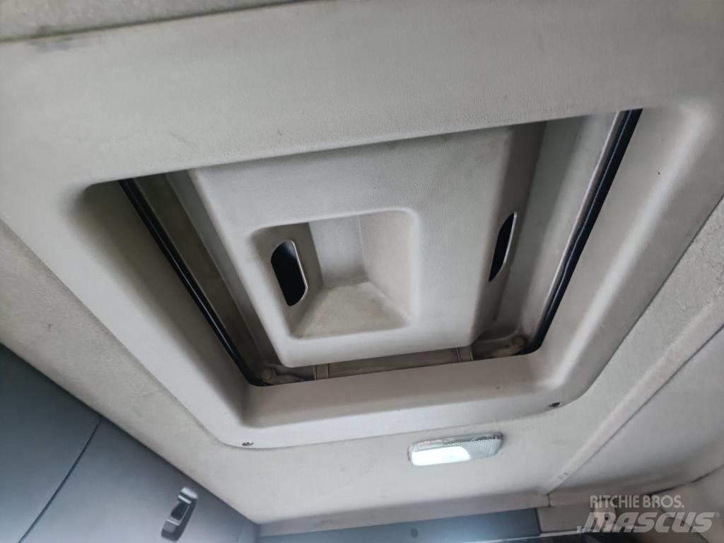 Scania P 420 Koukkulava kuorma-autot