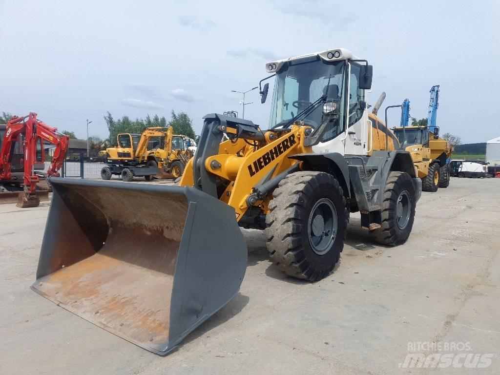 Liebherr L 524 Pyöräkuormaajat