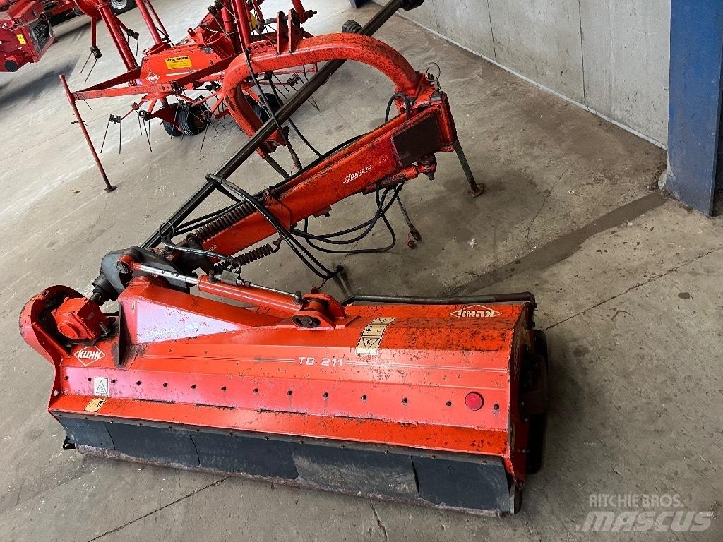 Kuhn TB 211 Kesantoleikkurit ja -murskaimet