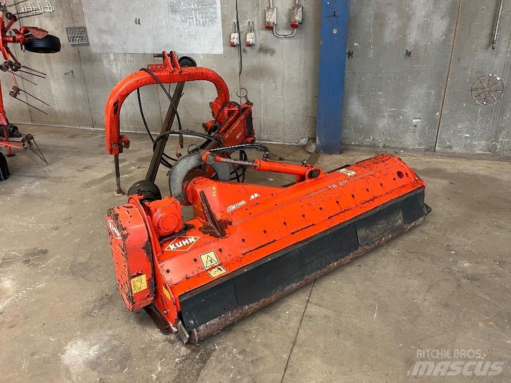 Kuhn TB 211 Kesantoleikkurit ja -murskaimet