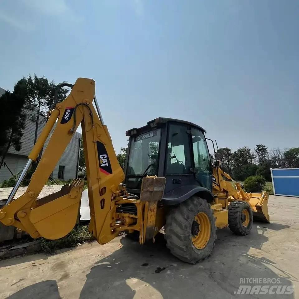 CAT 420 F Kaivurikuormaajat