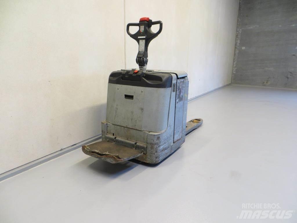 BT LPE240/8 Lavansiirtotrukit ajotasolla