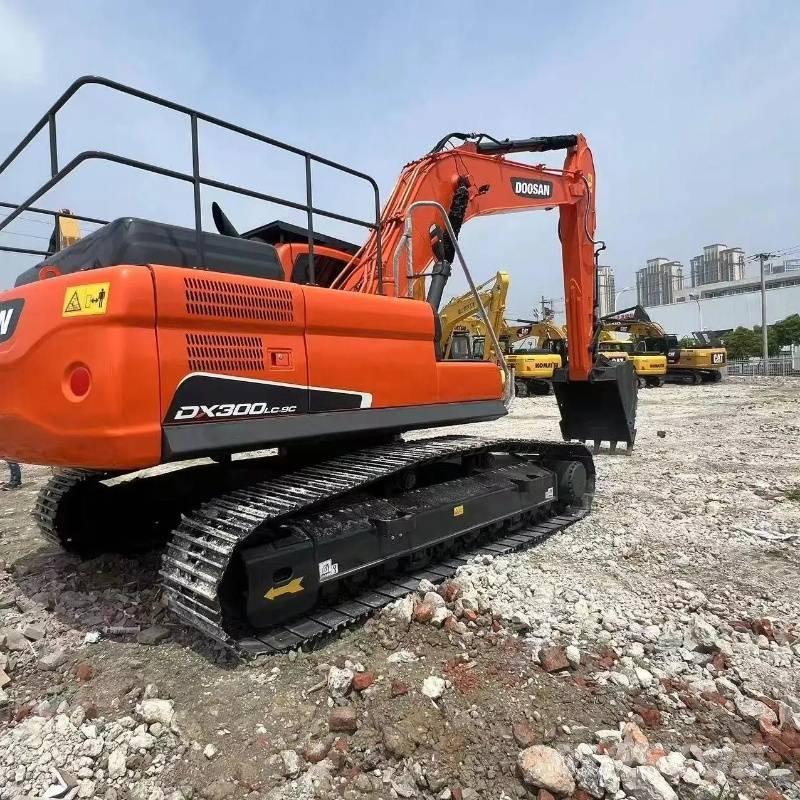 Doosan DX 300 Telakaivukoneet