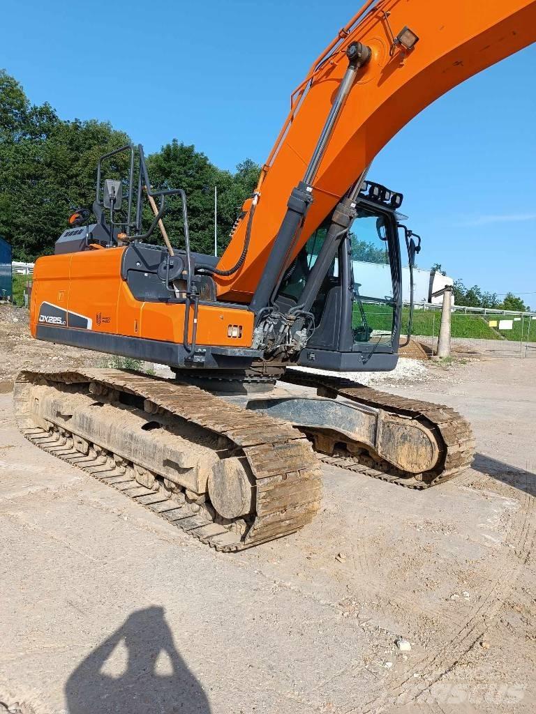 Doosan DX 225 LC-5 Telakaivukoneet