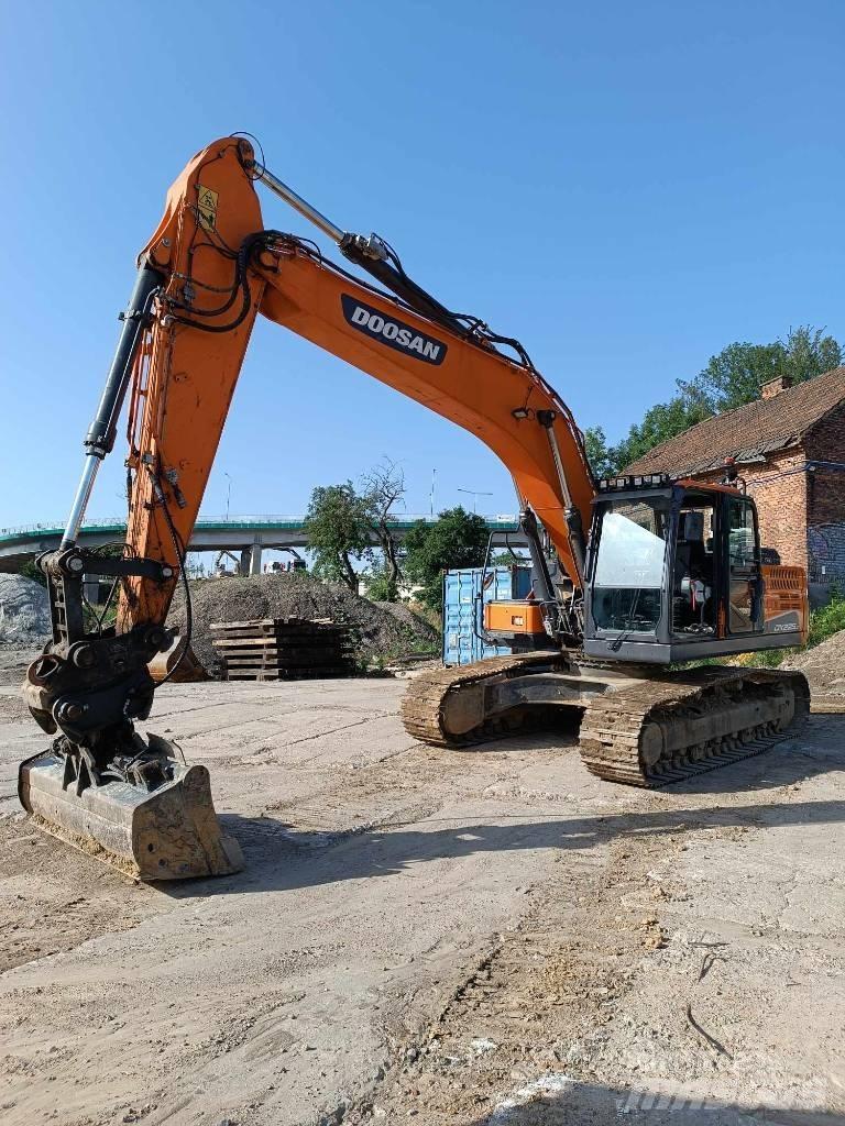 Doosan DX 225 LC-5 Telakaivukoneet