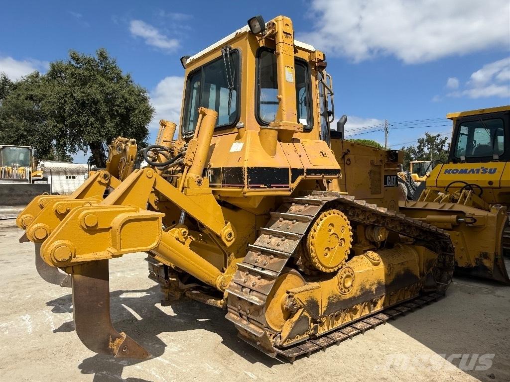 CAT D 5 H Telaketjupuskutraktorit