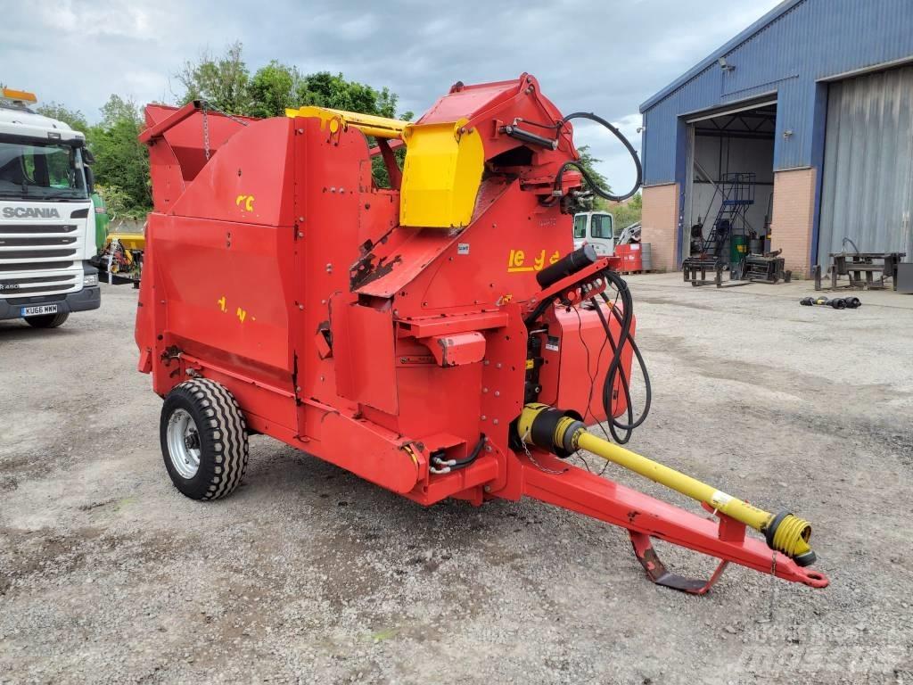 TEAGLE TOMAHAWK 8100 Paalinkäsittelykoneet