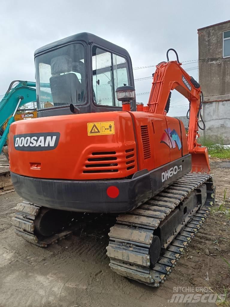 Doosan DH 60 Minikaivukoneet < 7t