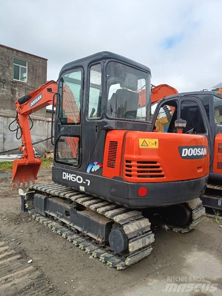 Doosan DH 60 Minikaivukoneet < 7t