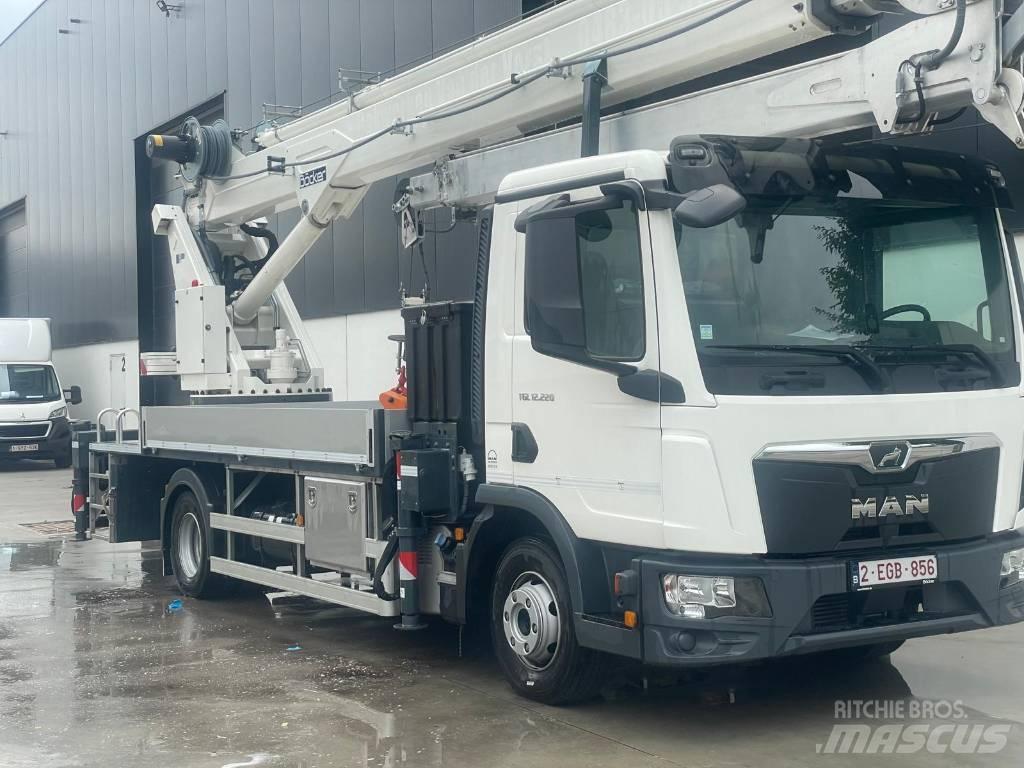 Böcker AK 36/4000 Mobiilinosturit