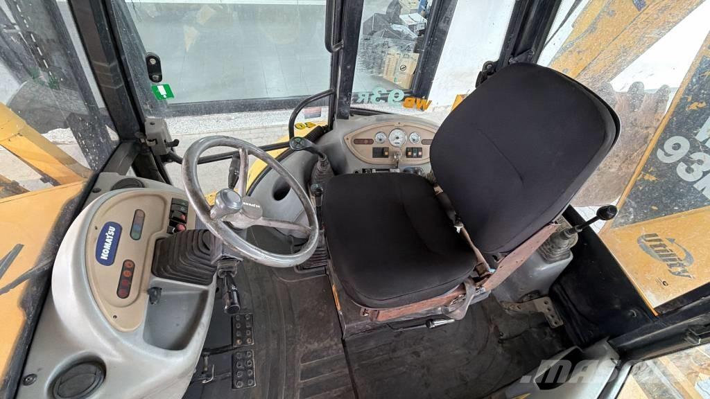 Komatsu WB 93 R Kaivurikuormaajat