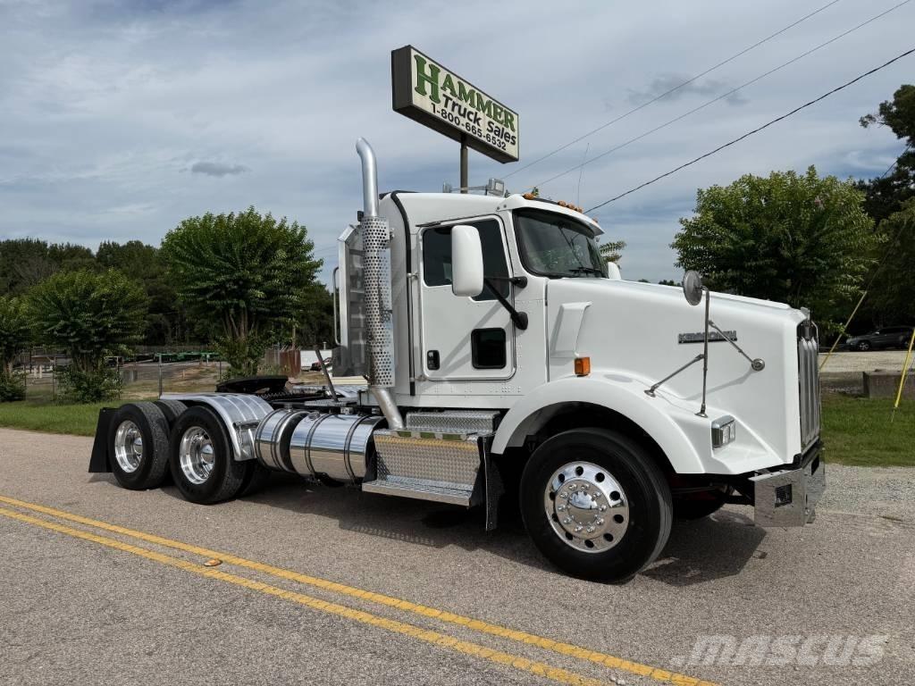 Kenworth T 800 Vetopöytäautot