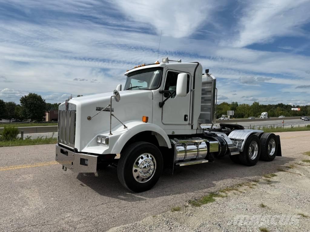Kenworth T 800 Vetopöytäautot