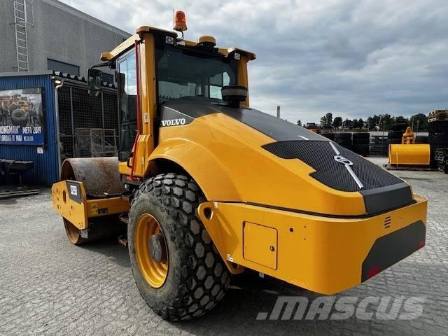 Volvo SD 135 B Yksivalssijyrät