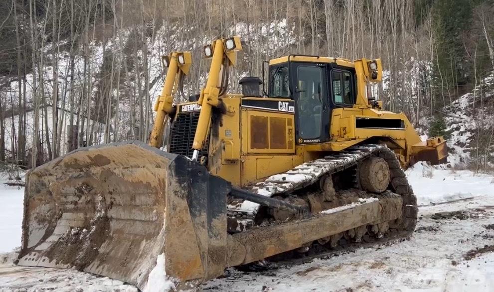 CAT D 8 R Telaketjupuskutraktorit